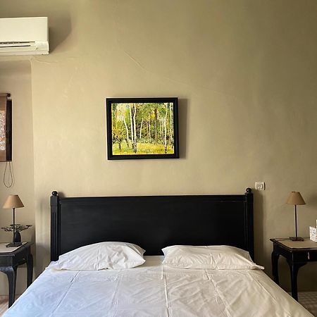 B&B Villa Des Muses ลาโรคด็องเตรง ภายนอก รูปภาพ